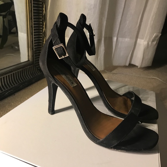 Steve Madden Black suede heels - Picture 2 of 3